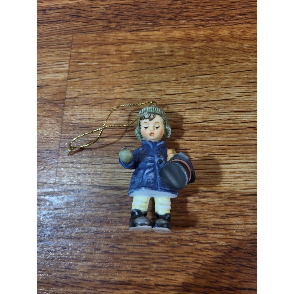 goebel finding a‎ snowy friend ornament
